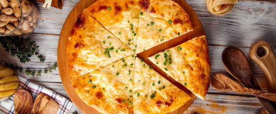 Хачапури с сыром: 2 простых рецепта